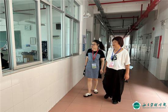 严考纪 正考风 促学风 2022-2023学年第二学期期末考试现场巡考 严考纪 正考风 促学风 2022-2023学年第二学期期末考试现场巡考