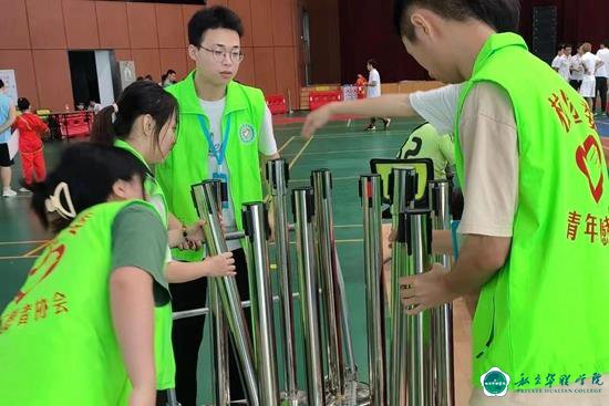 校青年志愿者助力省少儿武术大赛圆满举办 校青年志愿者助力省少儿武术大赛圆满举办