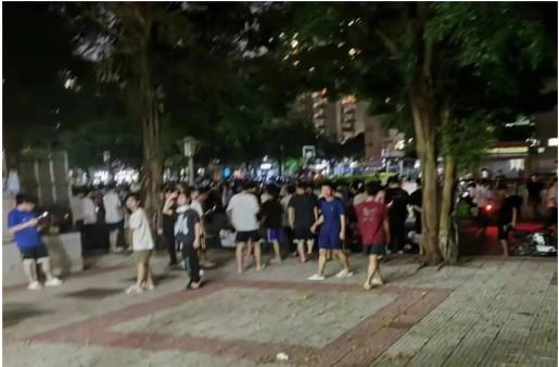 20小时抢修保供电 甘于奉献为学生 20小时抢修保供电 甘于奉献为学生