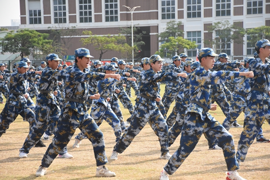 迷彩英姿彰显2024级新兵风采 迷彩英姿彰显2024级新兵风采