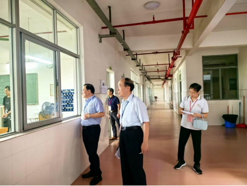 校领导巡考严把关,考风学风焕新颜—— 2024—2025学年第二学期期末考试有序开展 校领导巡考严把关,考风学风焕新颜—— 2024—2025学年第二学期期末考试有序开展