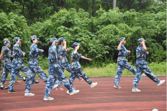 2026级新生军训圆满收官